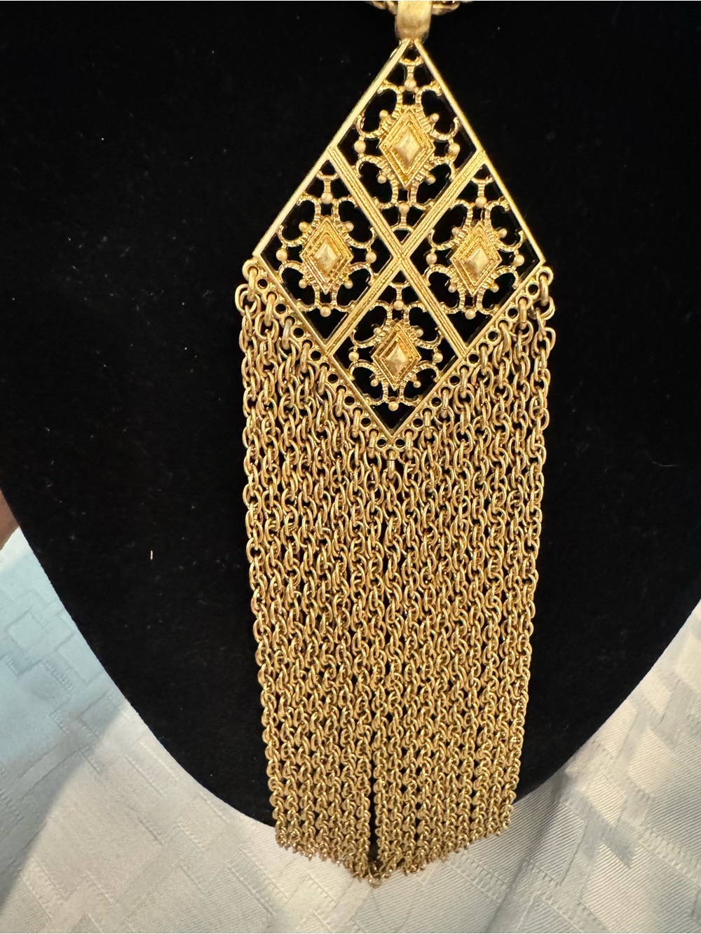 Stella & Dot Gold Tone Chain Diamond Shape Pendent Tassel Flapper Necklace - Picture 9 of 9